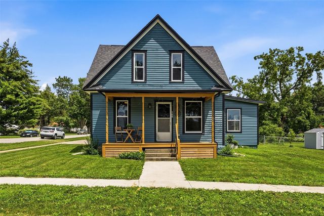 160 N George Street, North Liberty, IA 52317