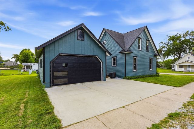 160 N George Street, North Liberty, IA 52317
