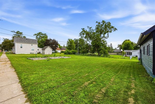 160 N George Street, North Liberty, IA 52317