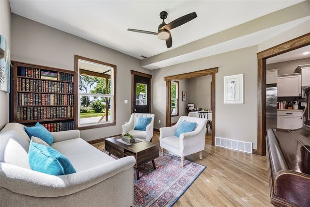 160 N George Street, North Liberty, IA 52317