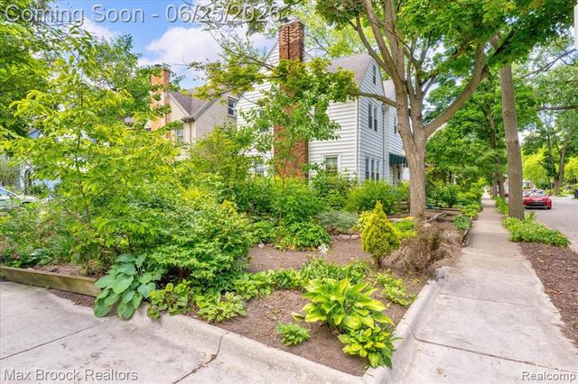 1432 E Park Place, Ann Arbor, MI 48104