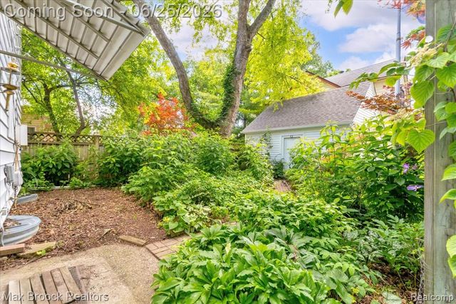 1432 E Park Place, Ann Arbor, MI 48104