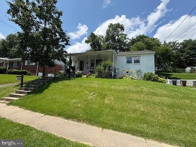 708 1ST ST, Rockville, MD 20851
