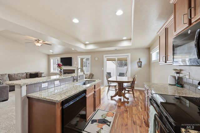 419 W Thornwood St, Nampa, ID 83686