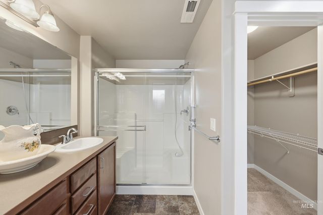 419 W Thornwood St, Nampa, ID 83686