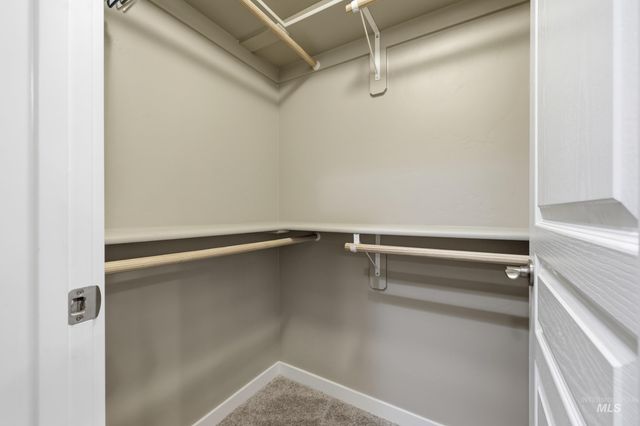 419 W Thornwood St, Nampa, ID 83686