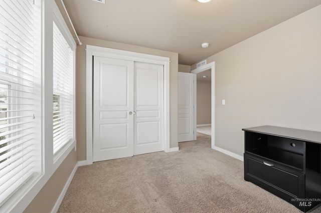 419 W Thornwood St, Nampa, ID 83686