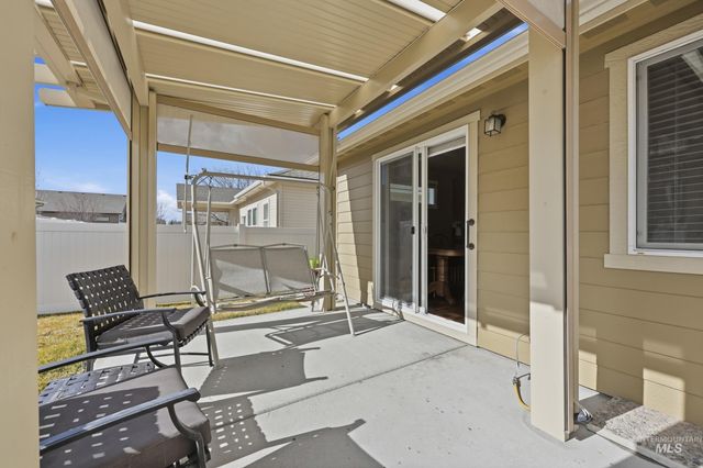 419 W Thornwood St, Nampa, ID 83686