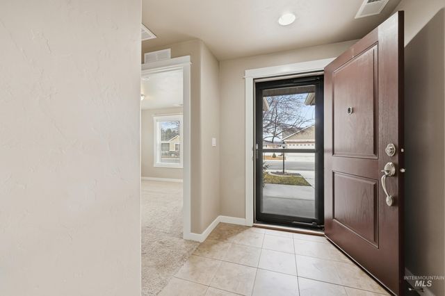 419 W Thornwood St, Nampa, ID 83686