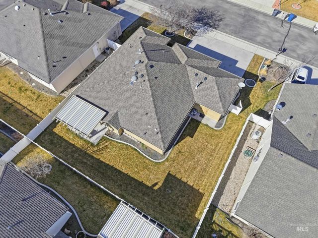 419 W Thornwood St, Nampa, ID 83686