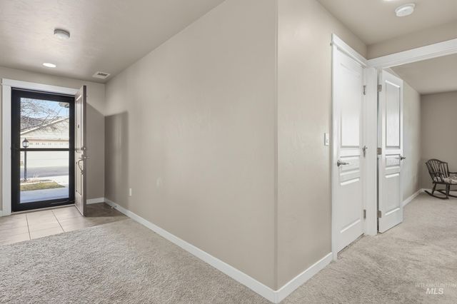 419 W Thornwood St, Nampa, ID 83686