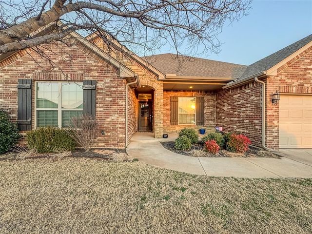 4304 St Augustine Street, Mustang, OK 73064