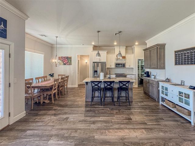 4304 St Augustine Street, Mustang, OK 73064