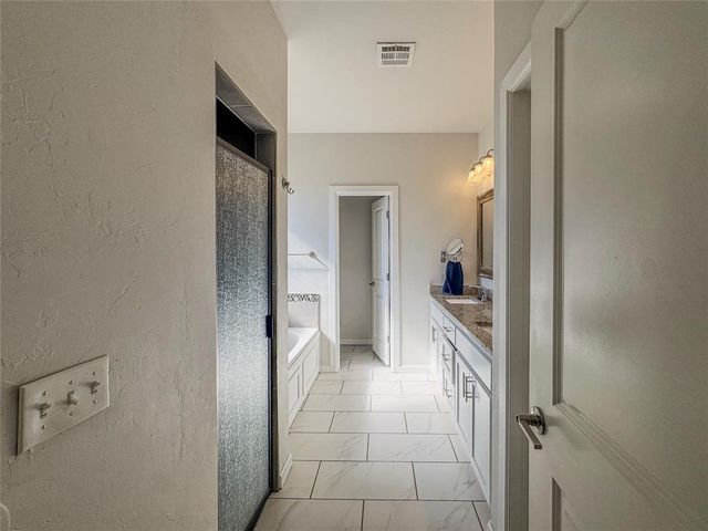 4304 St Augustine Street, Mustang, OK 73064