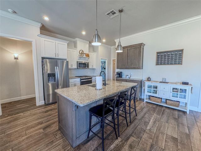 4304 St Augustine Street, Mustang, OK 73064