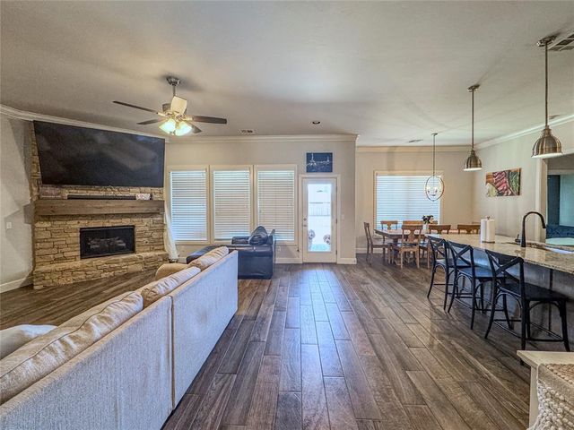 4304 St Augustine Street, Mustang, OK 73064