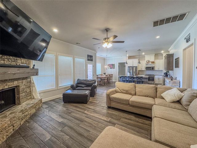 4304 St Augustine Street, Mustang, OK 73064