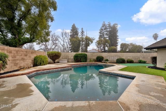 2200 Gambel Oak Way, Bakersfield, CA 93311