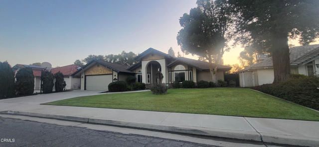 2200 Gambel Oak Way, Bakersfield, CA 93311