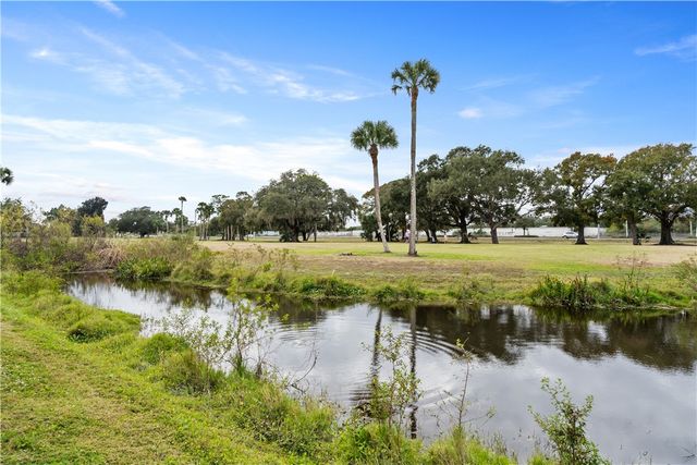 5 Vista Palm Lane 101, Vero Beach, FL 32962