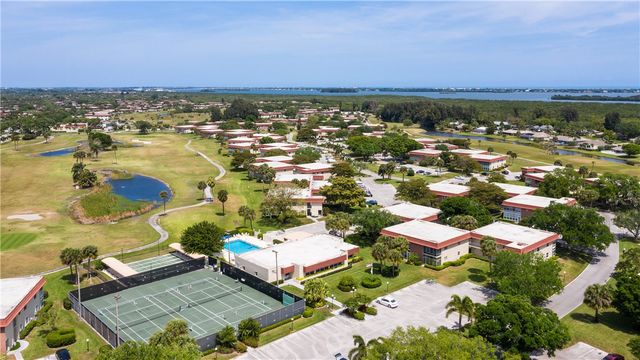 5 Vista Palm Lane 101, Vero Beach, FL 32962