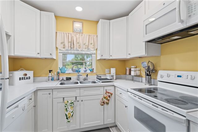 5 Vista Palm Lane 101, Vero Beach, FL 32962