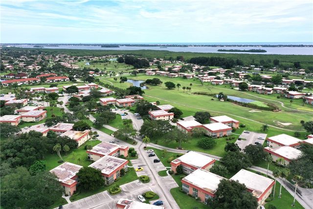 5 Vista Palm Lane 101, Vero Beach, FL 32962