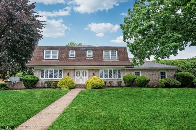 7 Glendale Ln, Fairfield Twp., NJ 07004