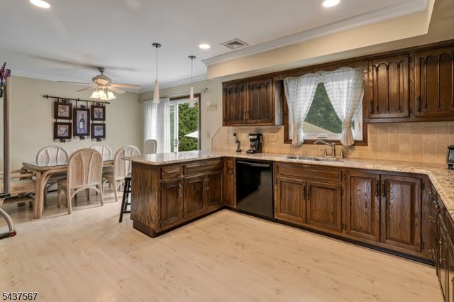 7 Glendale Ln, Fairfield Twp., NJ 07004