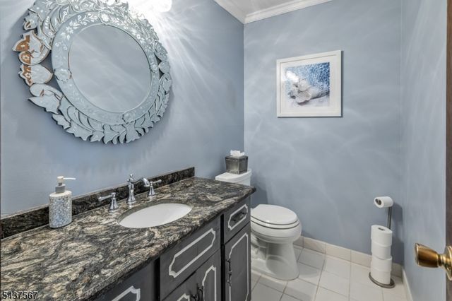 7 Glendale Ln, Fairfield Twp., NJ 07004