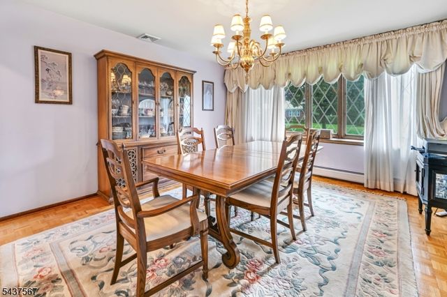 7 Glendale Ln, Fairfield Twp., NJ 07004