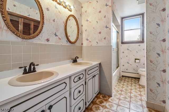 7 Glendale Ln, Fairfield Twp., NJ 07004