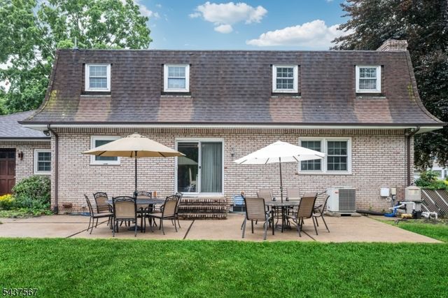 7 Glendale Ln, Fairfield Twp., NJ 07004
