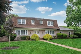 7 Glendale Ln, Fairfield Twp., NJ 07004