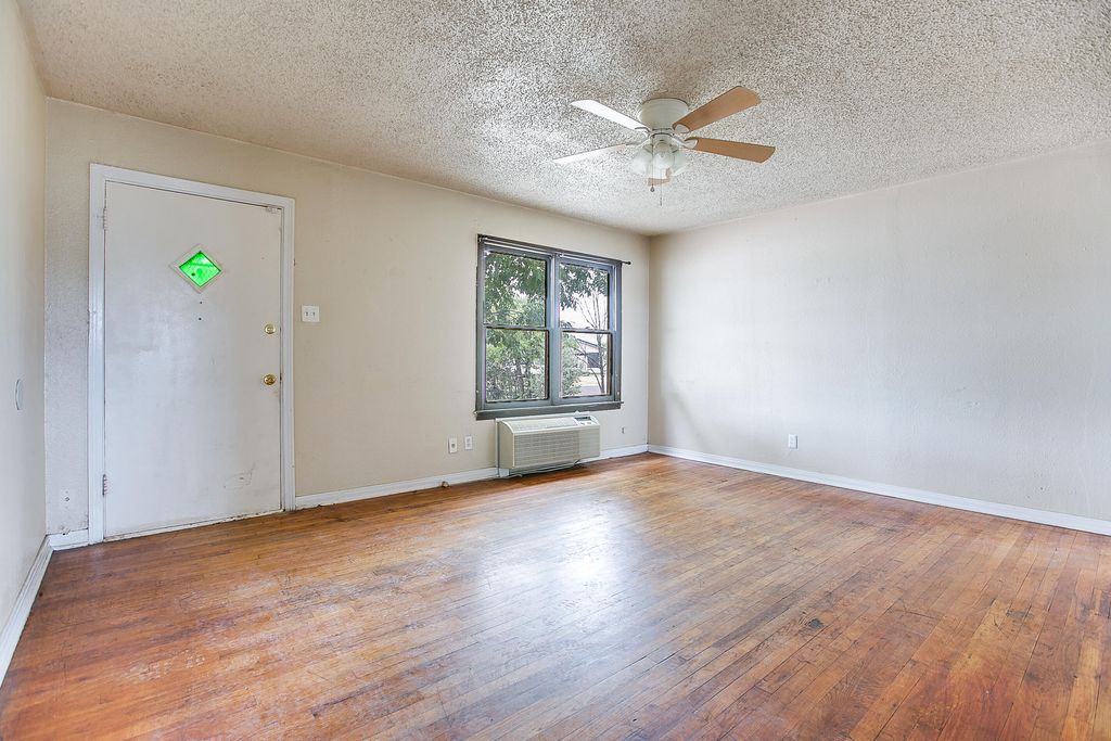 Image 5 of property listing at 2321 Jomar Street, San Angelo, TX 76901