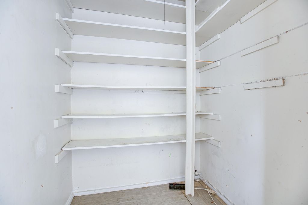 Image 9 of property listing at 2321 Jomar Street, San Angelo, TX 76901