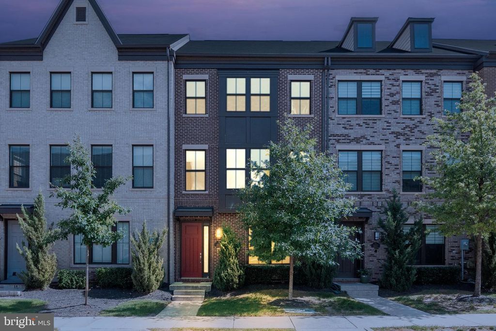 3055 ALAN SHEPARD ST, Herndon, VA 20171