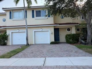 3075 N Evergreen Circle, Boynton Beach, FL 33426