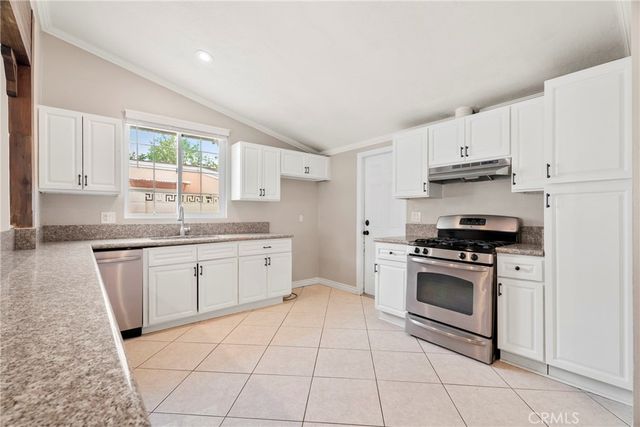 19124 Drycliff Street, Canyon Country, CA 91351