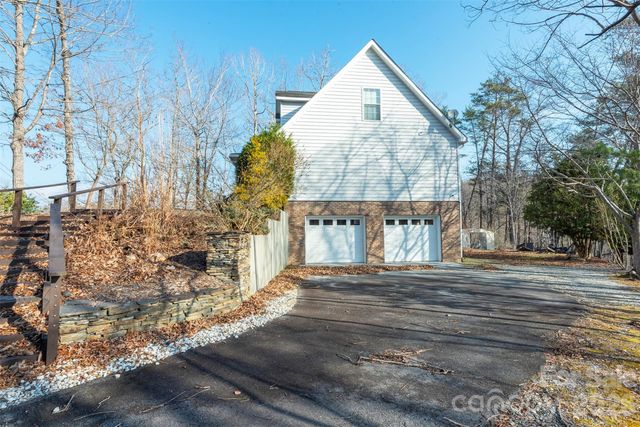 192 Buzzards Place, Lake Lure, NC 28746