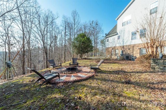 192 Buzzards Place, Lake Lure, NC 28746
