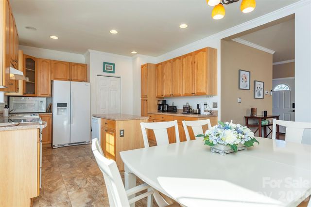 192 Buzzards Place, Lake Lure, NC 28746