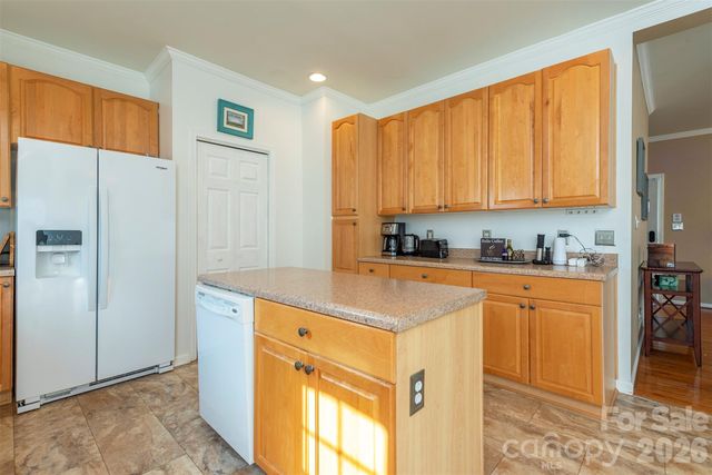 192 Buzzards Place, Lake Lure, NC 28746
