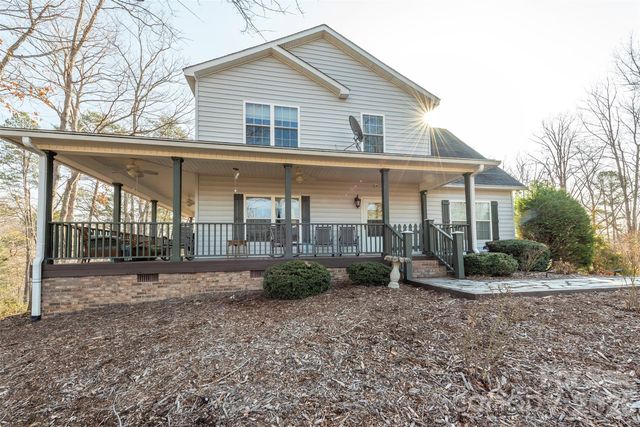 192 Buzzards Place, Lake Lure, NC 28746