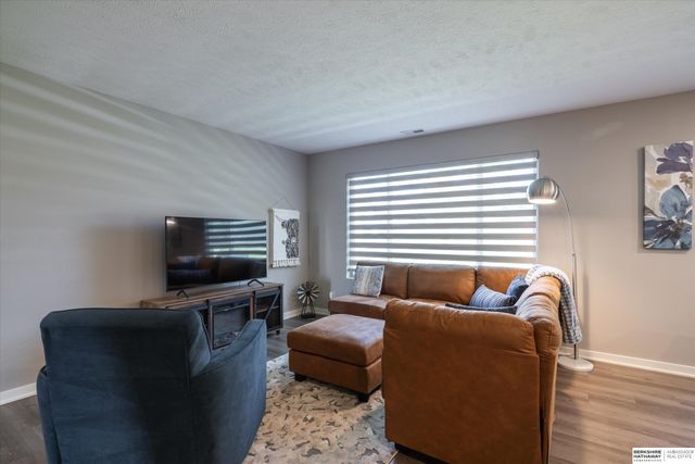 17062 Hawthorne Avenue, Omaha, NE 68118