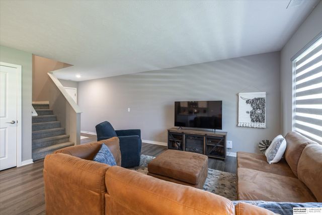 17062 Hawthorne Avenue, Omaha, NE 68118