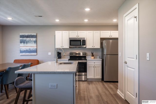 17062 Hawthorne Avenue, Omaha, NE 68118