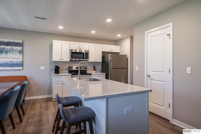 17062 Hawthorne Avenue, Omaha, NE 68118