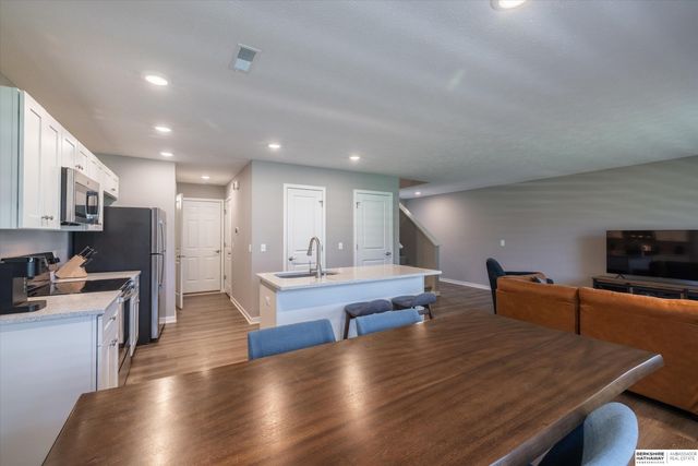 17062 Hawthorne Avenue, Omaha, NE 68118