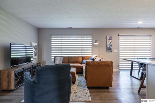 17062 Hawthorne Avenue, Omaha, NE 68118